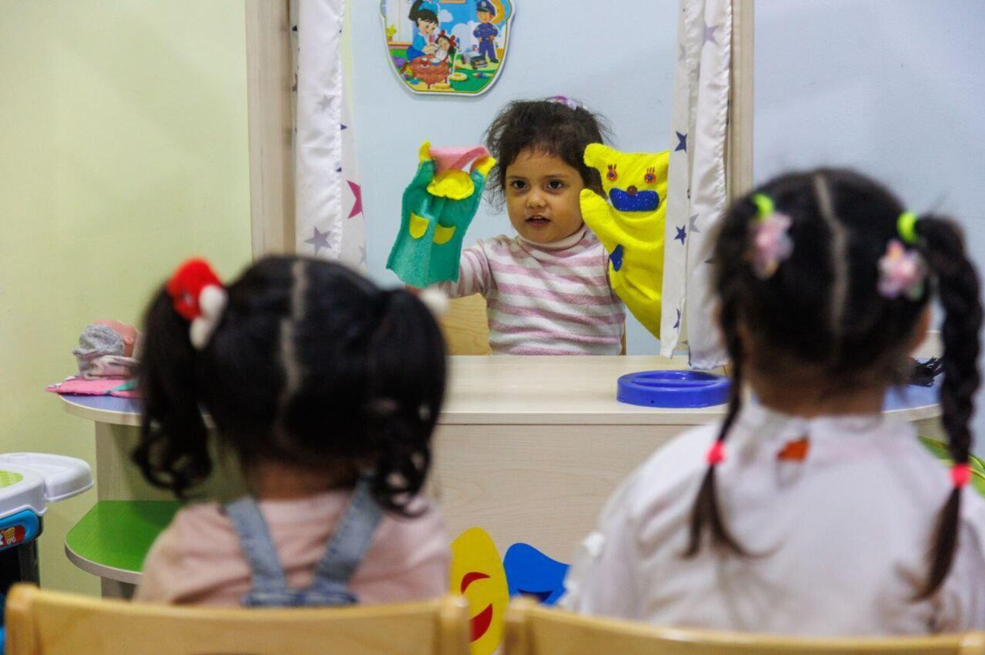 
Российский эксперт провел в Самарканде мастер-класс для тех, кто помогает особенным детям - Sputnik Узбекистан, 1920, 23.10.2025