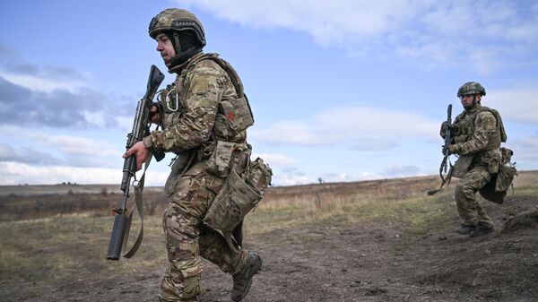 Тренировка подразделения спецназа группировки Центр - Sputnik Ўзбекистон