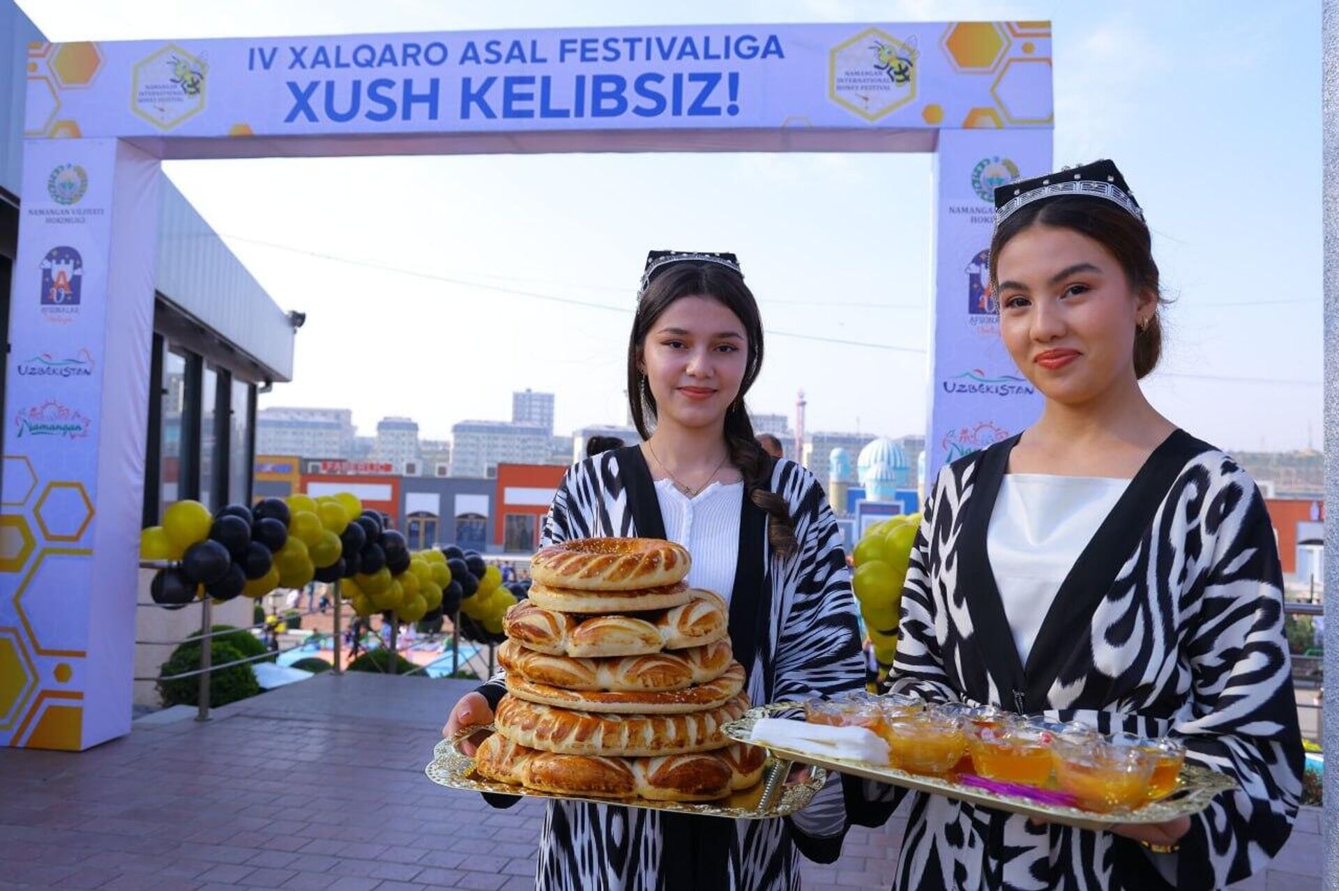 Открытие IV Международного фестиваля меда - Sputnik Узбекистан, 1920, 24.10.2025