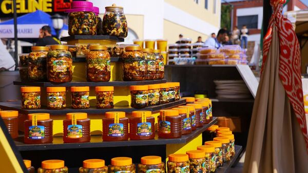 Открытие IV Международного фестиваля меда - Sputnik Узбекистан