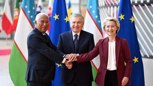 Торжественная церемония подписания Соглашения о расширенном партнерстве и сотрудничестве между Узбекистаном и ЕС в Брюсселе. - Sputnik Узбекистан