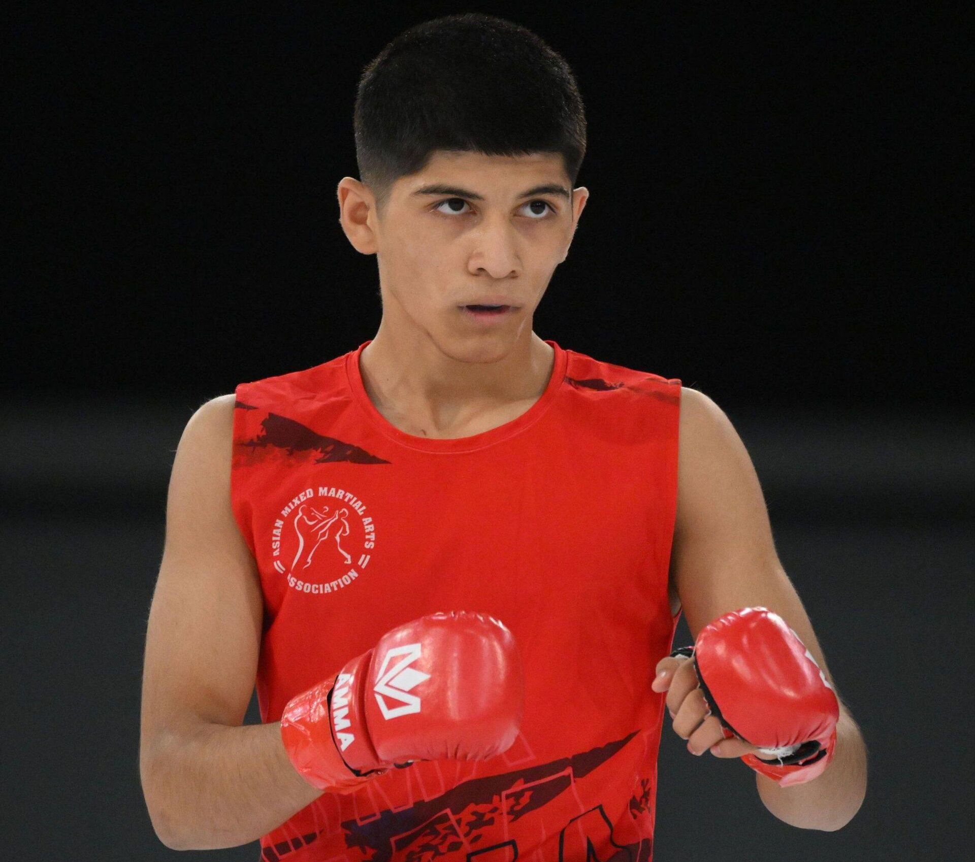 Бахрейн-2025: Иброхим Ботиров завоевал серебряную медаль. - Sputnik Узбекистан, 1920, 25.10.2025