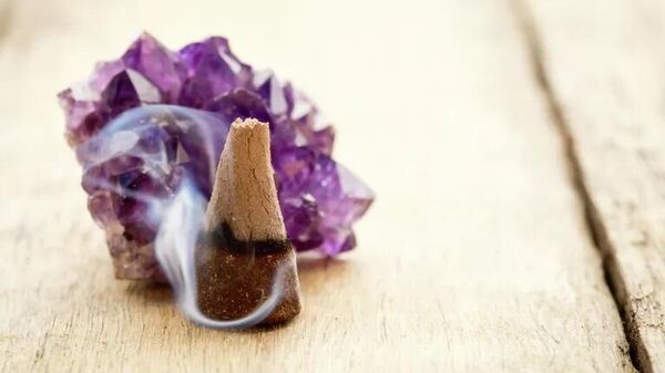 Благовония в конусе. Архивное фото - Sputnik Узбекистан