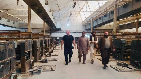 Начата практическая работа по восстановлению текстильной промышленности в Афганистане - Sputnik Ўзбекистон