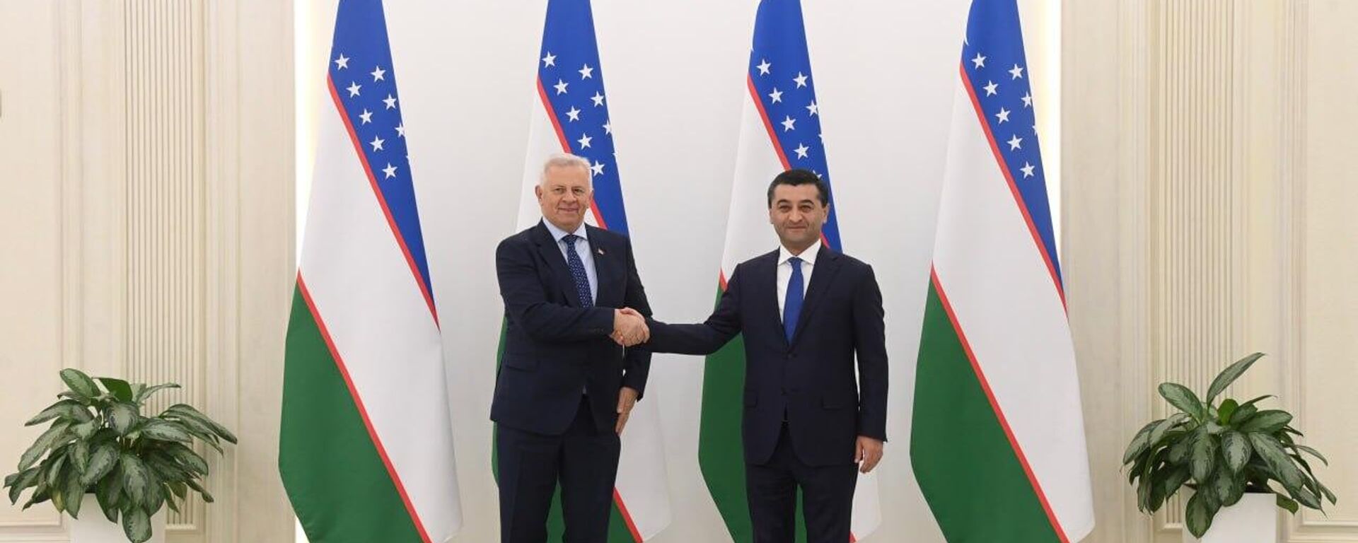 Бахтиёр Саидов принял верительные грамоты от ряда вновь назначенных послов - Sputnik Ўзбекистон, 1920, 28.10.2025