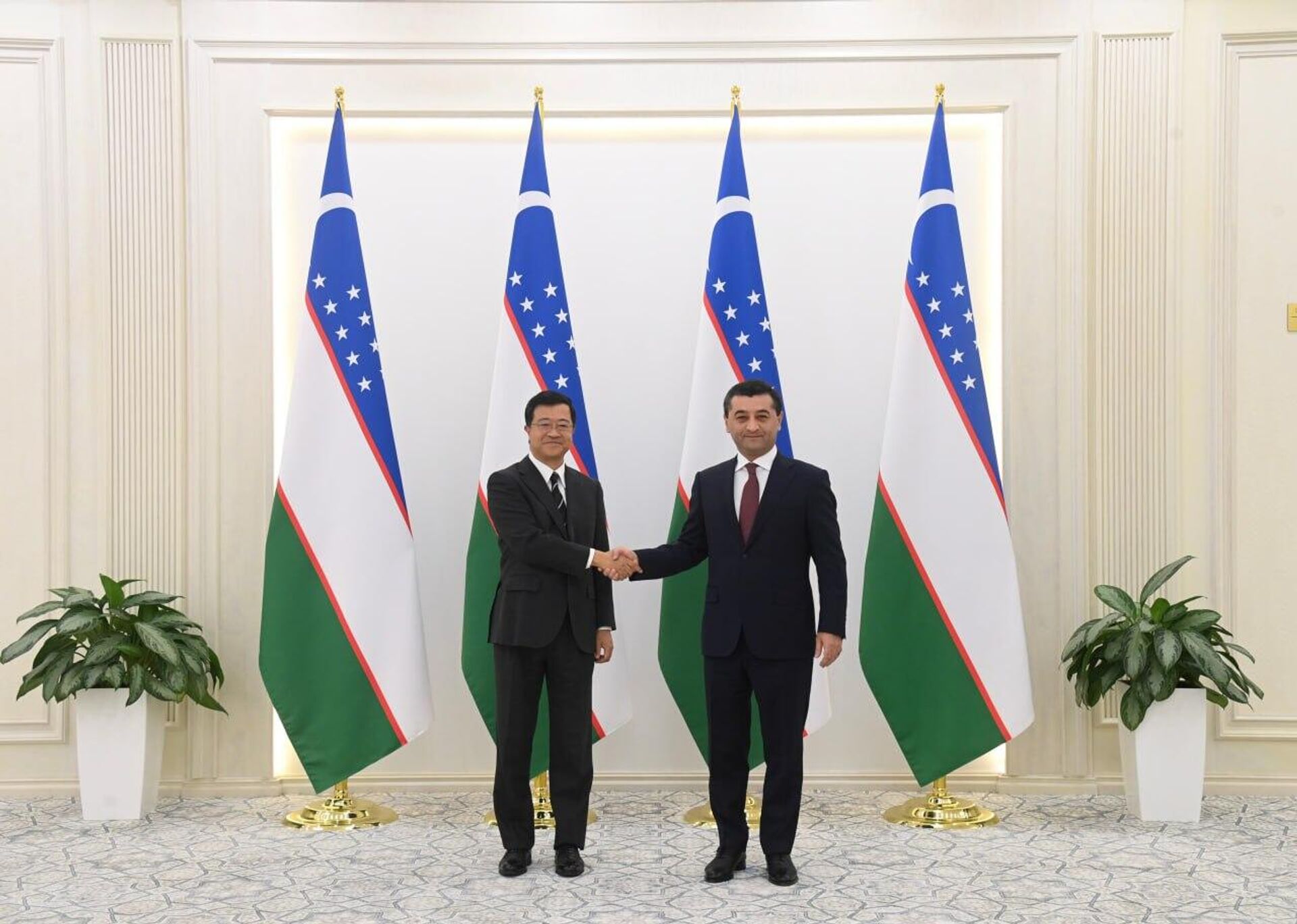 Бахтиёр Саидов принял верительные грамоты от ряда вновь назначенных послов - Sputnik Ўзбекистон, 1920, 28.10.2025