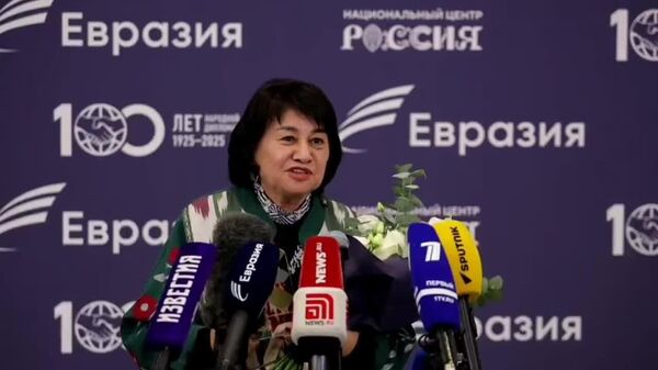 Победитель в специальной номинации к 100‑летию народной дипломатии Саодат Турсунбаева (Узбекистан) - Sputnik Узбекистан