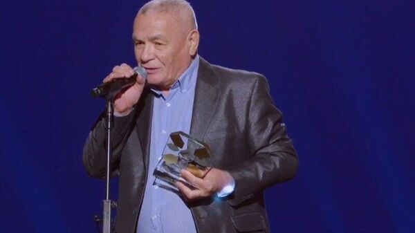 В номинации Голос Евразии: вдохновлять победил Рифат Гумеров - поэт, писатель, журналист и издатель из Узбекистана - Sputnik Узбекистан