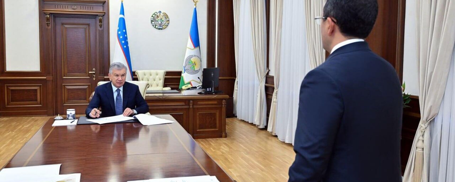 Президент ознакомился с презентацией предложений по системе социального страхования - Sputnik Ўзбекистон, 1920, 30.10.2025