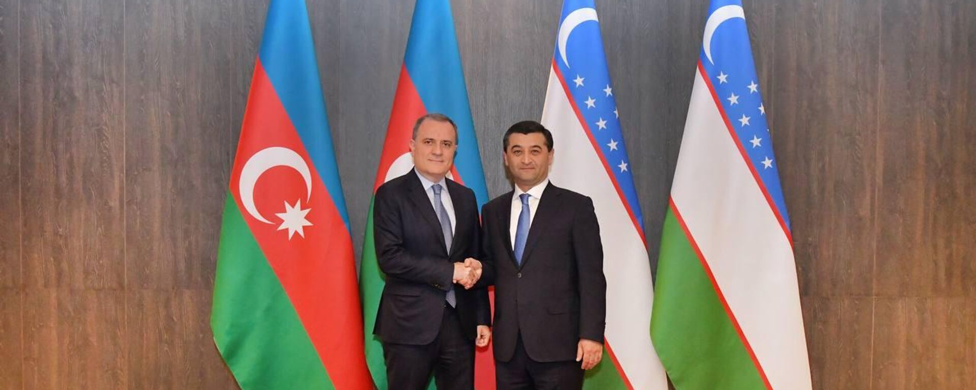 Бахтиёр Саидов провел встречу с министром иностранных дел Азербайджана Джейхуном Байрамовым - Sputnik Ўзбекистон, 1920, 30.10.2025