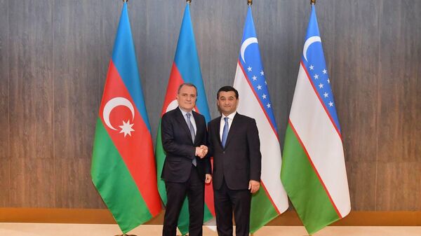 Бахтиёр Саидов провел встречу с министром иностранных дел Азербайджана Джейхуном Байрамовым - Sputnik Ўзбекистон