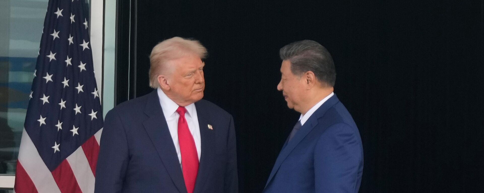 Встреча президента США Дональда Трампа с председателем КНР Си Цзиньпинем  - Sputnik Ўзбекистон, 1920, 30.10.2025
