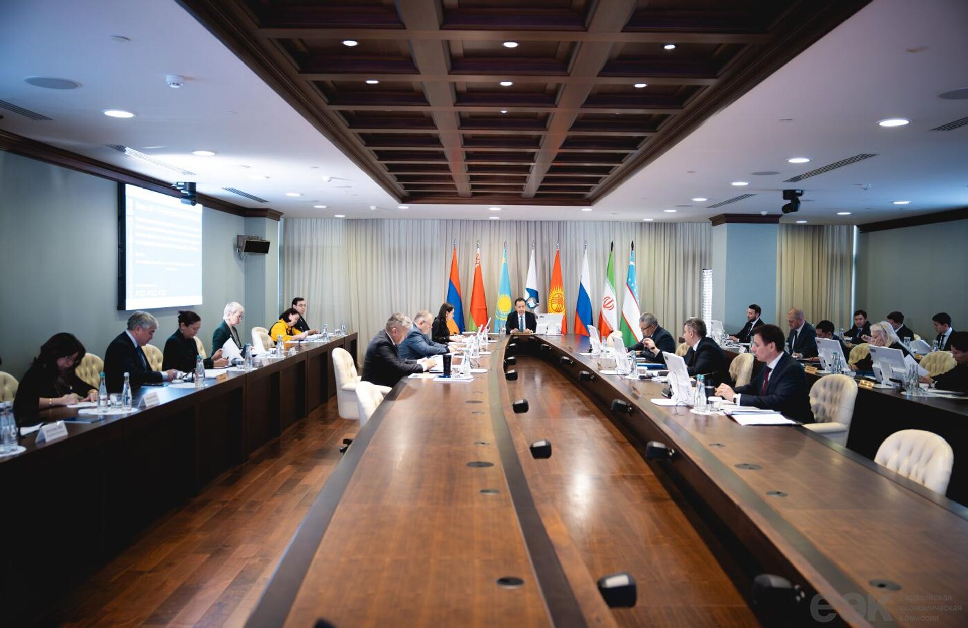 ЕЭК углубляет сотрудничество с Европейским региональным бюро ВОЗ
 - Sputnik Узбекистан, 1920, 31.10.2025