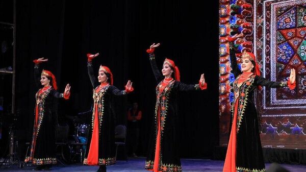 В Самарканде прошел совместный концерт артистов из Узбекистана и Словакии - Sputnik Узбекистан
