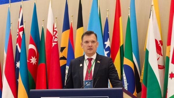 Глава делегации Республики Беларусь Юрий Амбразевич на 43-й сессии Генеральной конференции ЮНЕСКО в Самарканде. - Sputnik Ўзбекистон