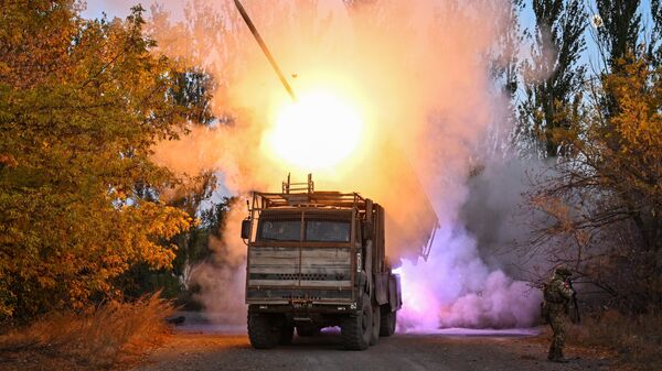 Боевая работа системы дистанционного минирования Земледелие в зоне СВО - Sputnik Ўзбекистон