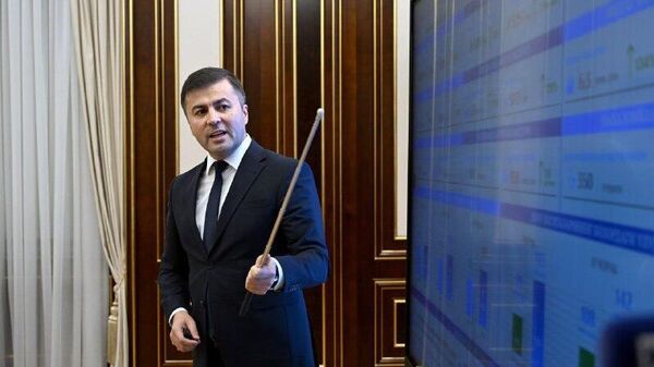 Шавкат Мирзиёев поручил до 1 января 2026 года разработать специальную платформу для формирования потребностей государственных медучреждений в лекарственных средствах и медицинском оборудовании - Sputnik Узбекистан