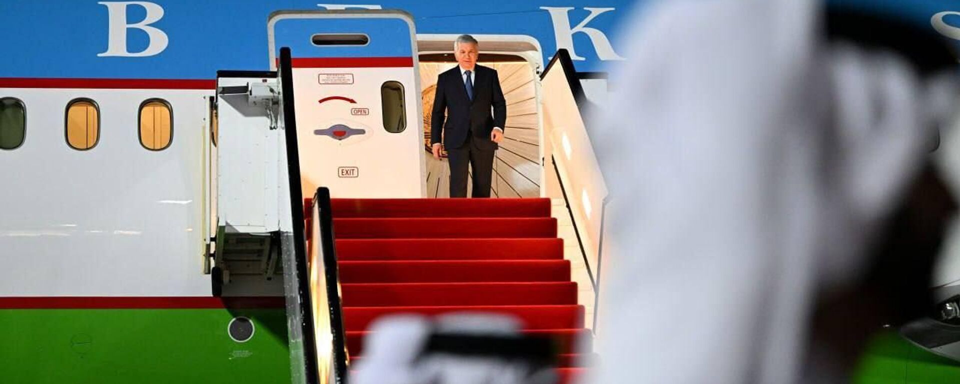 Шавкат Мирзиёев прибыл с рабочим визитом в город Доху. - Sputnik Узбекистан, 1920, 04.11.2025