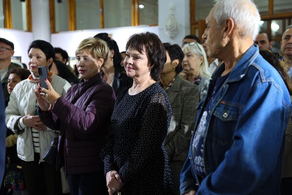 Персональная выставка художника Яниса Кириакидиса - Sputnik Узбекистан