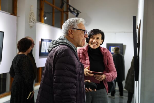 Персональная выставка художника Яниса Кириакидиса - Sputnik Узбекистан