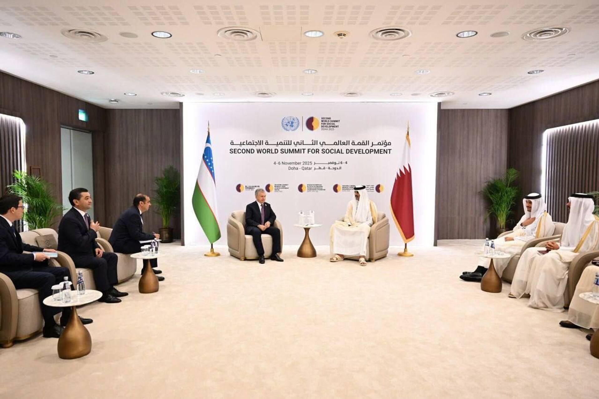 Встреча президента Узбекистана Шавката Мирзиёева с Эмиром Катара Шейхом Тамимом бин Хамадом Аль Тани. - Sputnik Узбекистан, 1920, 04.11.2025