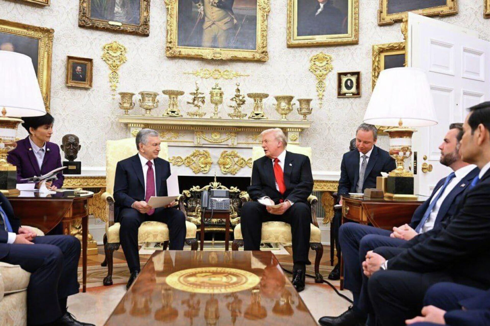 V Belom dome sostoyalis peregovori Shavkata Mirziyoyeva s Donaldom Trampom - Sputnik O‘zbekiston, 1920, 07.11.2025