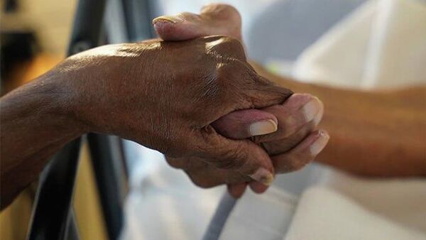 ‍‍ Элеонора и Лайл Гиттенс из Майами признаны самой ныне долгоживущей парой в браке и самой когда-либо долгоживущей парой в браке - Sputnik Узбекистан