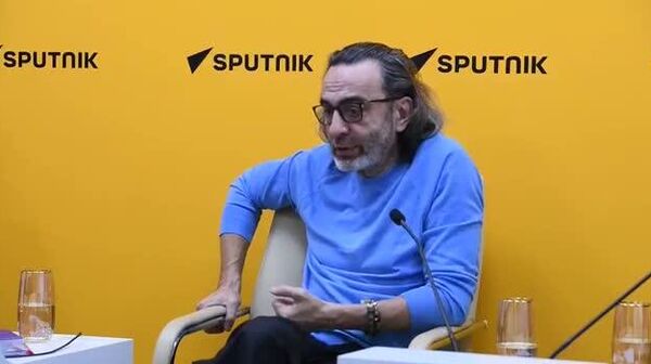 Российский режиссер Джаник Файзиев анонсировал два новых проекта: историческое фэнтези и сериал о семьях Узбекистана, приютивших эвакуированных в годы Великой Отечественной войны - Sputnik Узбекистан