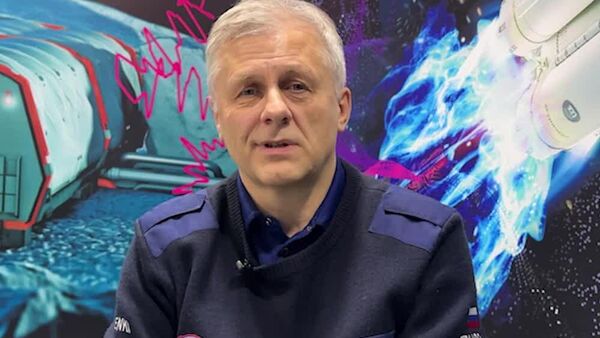 Что чувствует человек, впервые увидев Землю с высоты 400 км? На что стоит опираться Узбекистану в освоении космоса? И зачем человечеству все еще нужно его осваивать? - Sputnik Узбекистан