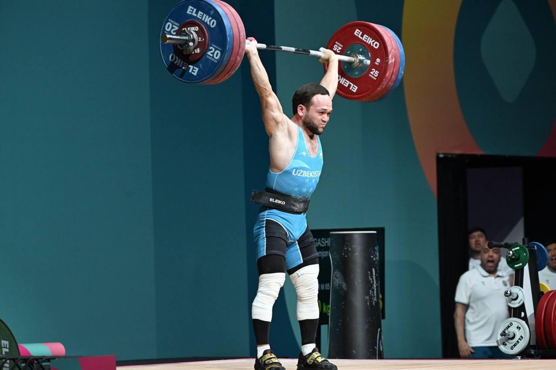 Эр-Рияд 2025: тяжелоатлет из Узбекистана завоевал три медали - Sputnik Узбекистан, 1920, 10.11.2025