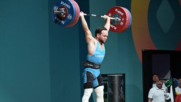 Эр-Рияд 2025: тяжелоатлет из Узбекистана завоевал три медали - Sputnik Узбекистан