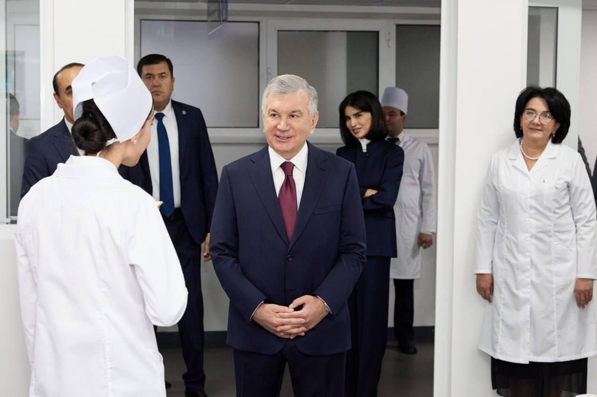 Президент ознакомился с планами по цифровизации медицины и совершенствованию медицинского образования
 - Sputnik Узбекистан, 1920, 10.11.2025