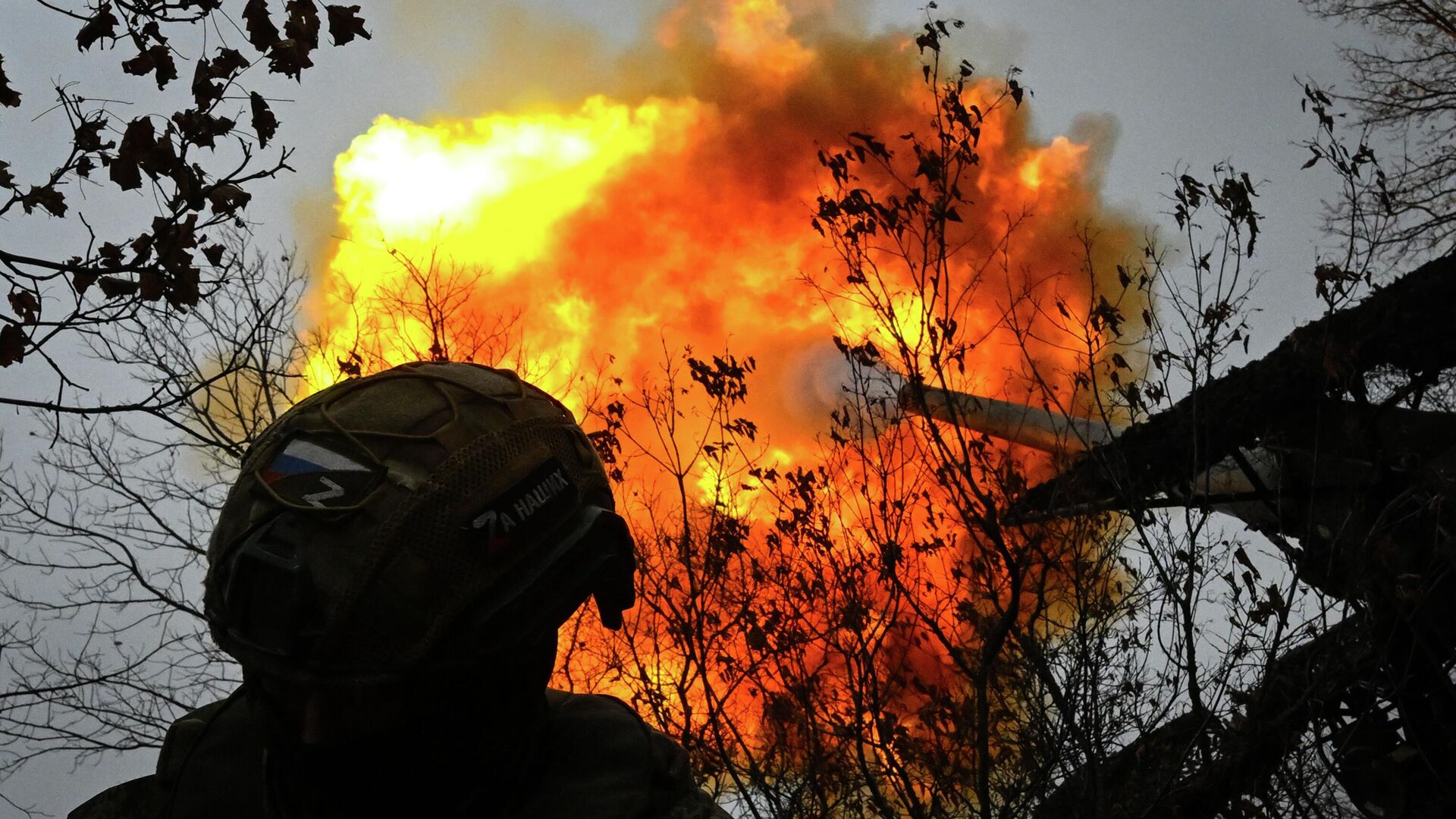 Боевая работа самоходной пушки 2С7 Пион группировки Запад - Sputnik Узбекистан, 1920, 11.11.2025