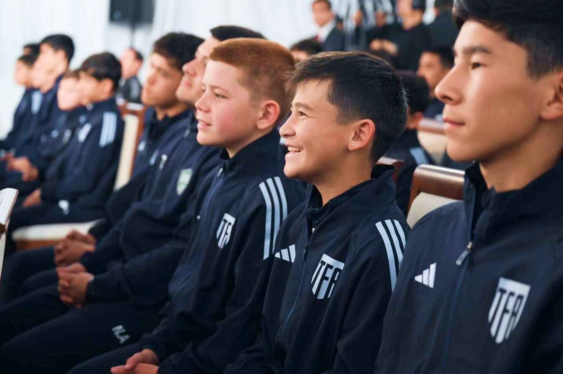 Шавкат Мирзиёев ознакомился с проектом футбольного стадиона на 55 тысяч мест в Новом Ташкенте - Sputnik Узбекистан, 1920, 12.11.2025