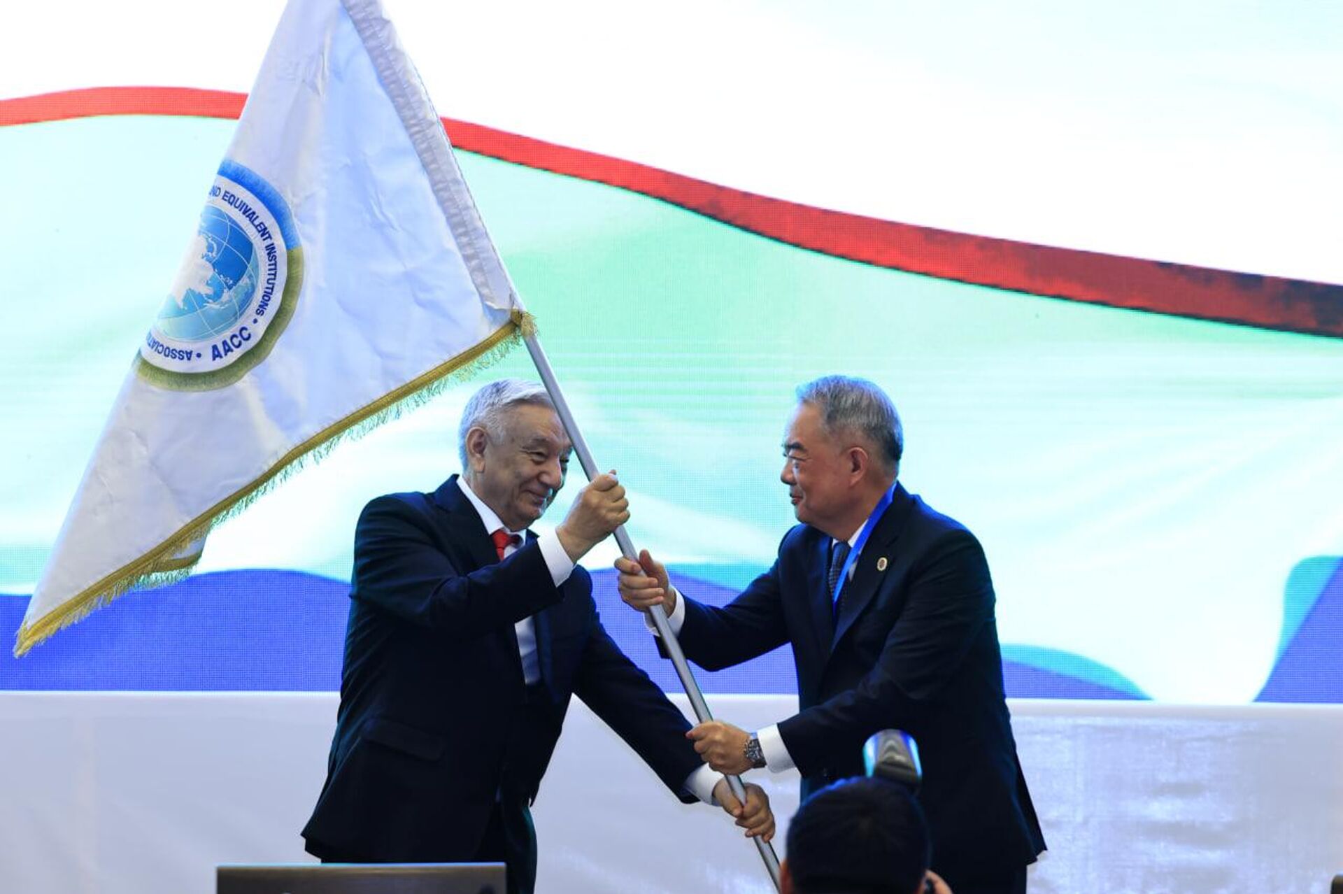 Состоялась международная конференция, посвященная 30-летию Конституционного суда
 - Sputnik Узбекистан, 1920, 12.11.2025