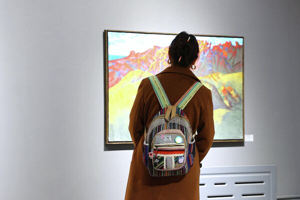 Рассом Муҳаммаджон Сатторовнинг &quot;Нур. Шакл. Ҳаёт&quot; кўргазмаси - Sputnik Ўзбекистон