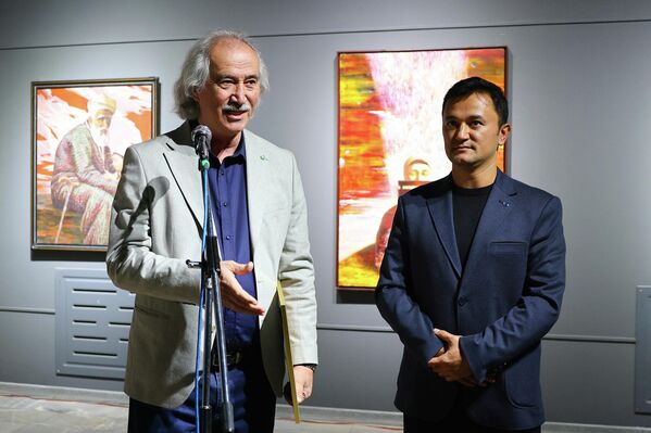 Иброҳим Валихўжаев ва Муҳаммаджон Сатторов кўргазма очилишида - Sputnik Ўзбекистон