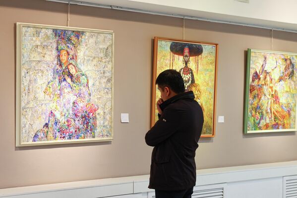 Худойберди Нурназаровнинг “БАХМАЛ” номли шахсий кўргазмаси Худойберди Нурназаровнинг “БАХМАЛ” номли шахсий кўргазмаси - Sputnik Ўзбекистон