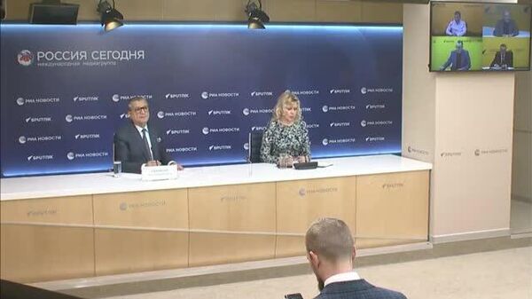 Узбекистан, став акционером ЕАБР, получает возможность участвовать в работе Фонда цифровых инициатив и делегировать двух своих представителей с правом голоса в комитет, который утверждает план, бюджет и проекты для финансирования, — отметил заместитель председателя правления ЕАБР Тигран Саркисян в ходе видеомоста с подключением МПЦ @SputnikUzbekistan - Sputnik Узбекистан