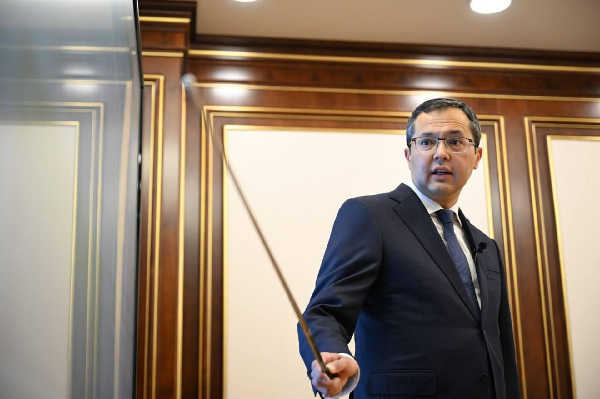 Президент ознакомился с планами на 2026 год по сдерживанию инфляции и обеспечению макроэкономической стабильности. - Sputnik Узбекистан, 1920, 12.11.2025