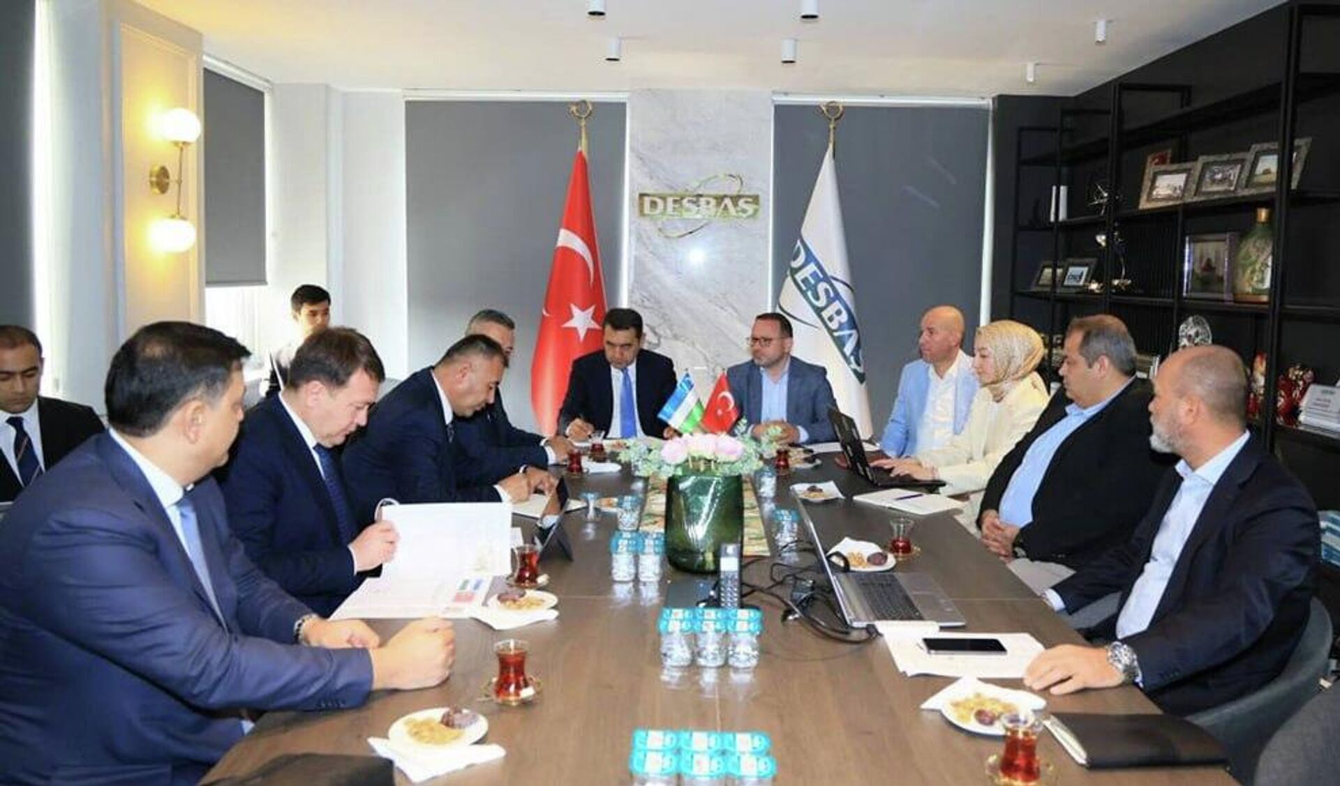 Визит делегации Ферганской области в Турцию Визит делегации Ферганской области в Турцию - Sputnik Узбекистан, 1920, 14.11.2025