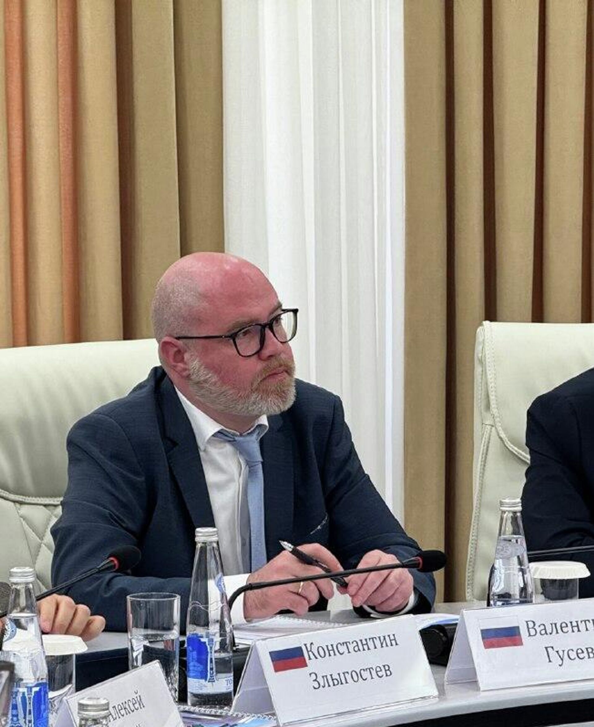 Западные финансовые системы утрачивают доверие – необходимы независимые механизмы - Sputnik Узбекистан, 1920, 14.11.2025