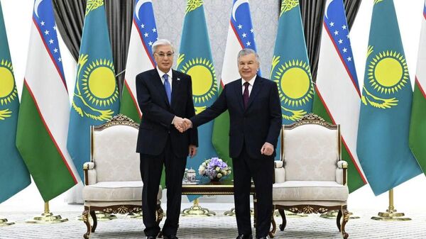 В резиденции Куксарой состоялись переговоры Шавката Мирзиёева и Касым-Жомарта Токаева в узком формате.
 - Sputnik Узбекистан