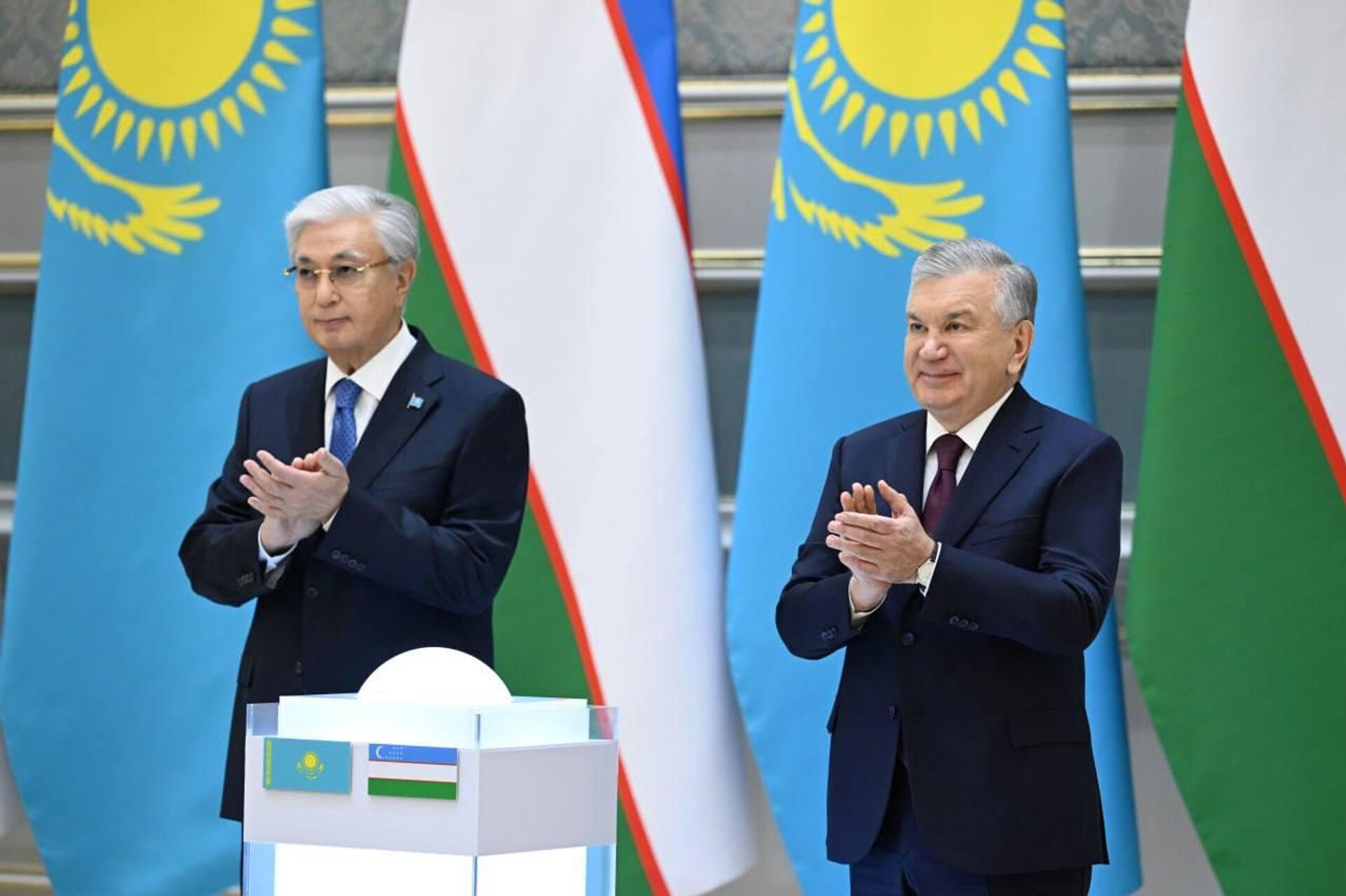 Мирзиёев и Токаев запустили новые проекты - Sputnik Узбекистан, 1920, 15.11.2025