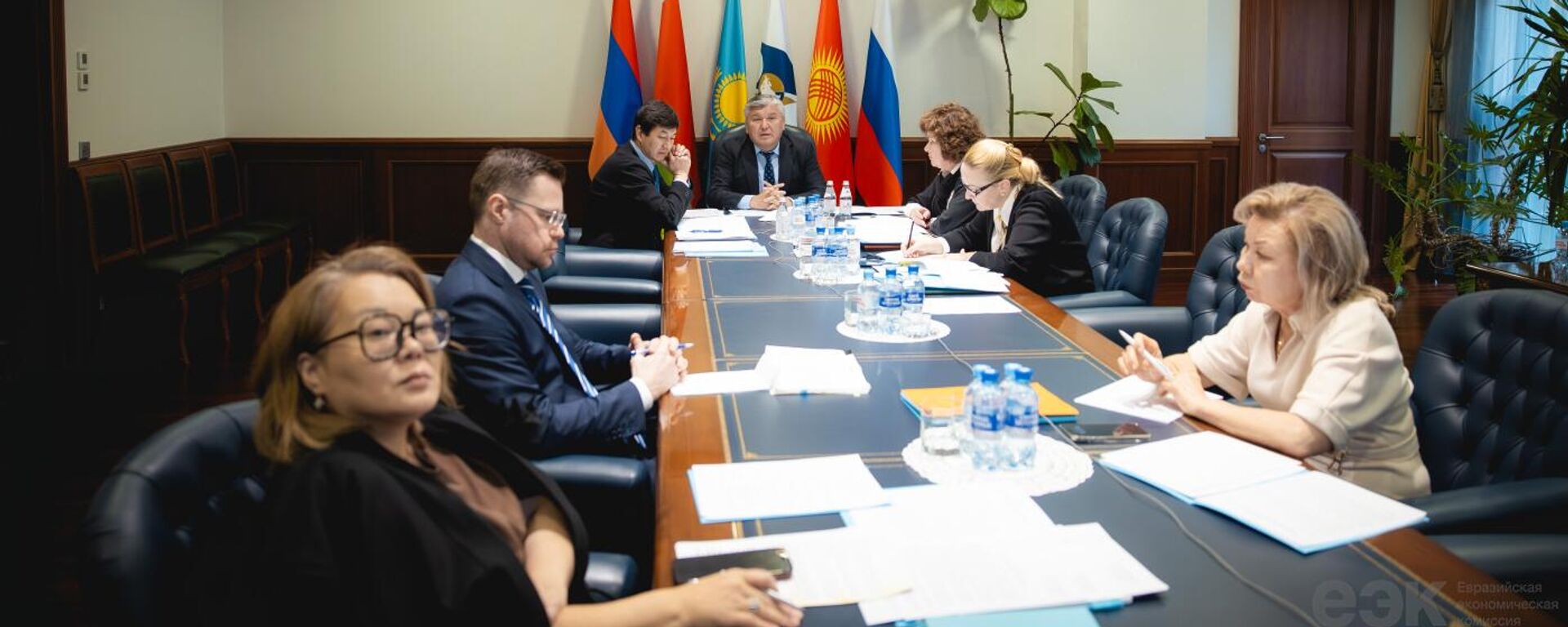 Страны пятерки продолжают работу по созданию общих рынков энергоресурсов
 - Sputnik Узбекистан, 1920, 17.11.2025