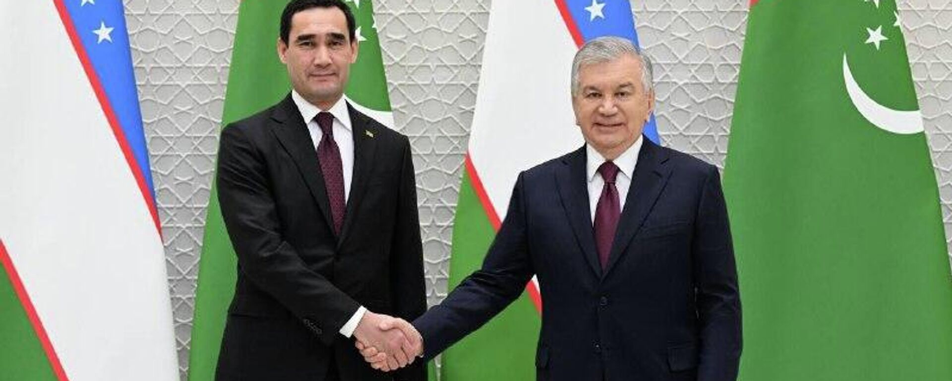 В резиденции Куксарой начались официальные мероприятия государственного визита президента Туркменистана - Sputnik Узбекистан, 1920, 17.11.2025