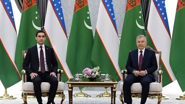 Состоялись переговоры Шавката Мирзиёева и Президента Туркменистана Сердара Бердымухамедова - Sputnik Ўзбекистон