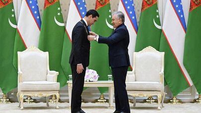 Президенту Туркменистана вручили высшую государственную награду Республики Узбекистан