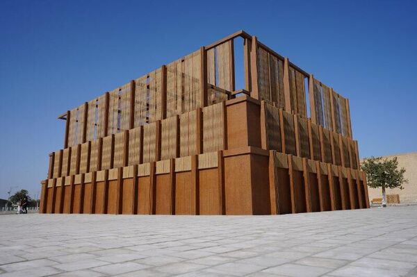 Казан рецептов счастья, уголок детства и Аль-Мусалла: чем удивляет Бухарская биеннале - Sputnik Узбекистан