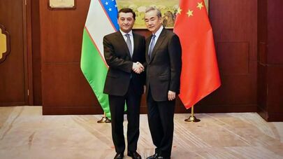 Глава МИД Узбекистана провел встречу с министром иностранных дел Китая